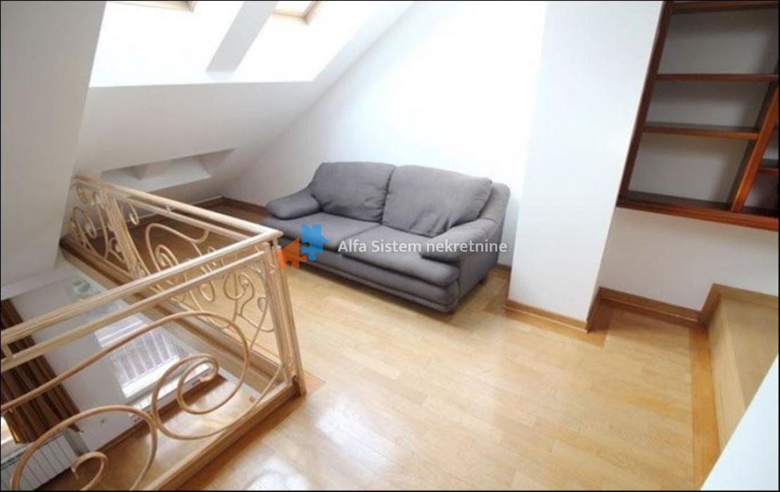 Izdavanje: Četvorosoban stan 157 m², Savski venac – Beograd