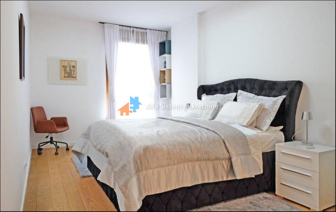 Izdavanje: Trosoban stan 89 m², Savski venac – Beograd