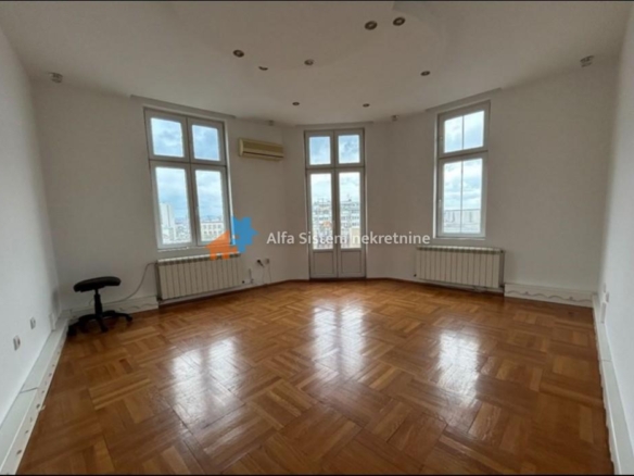 Izdavanje: Trosoban stan 90 m², Stari grad – Beograd