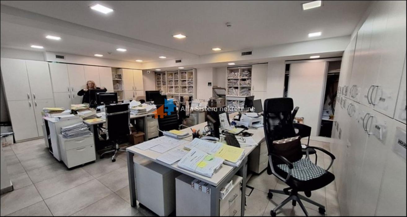 Izdavanje: Poslovni prostor 250 m², Karaburma – Beograd Izdavanje: Poslovni prostor 250 m², Karaburma – Beograd