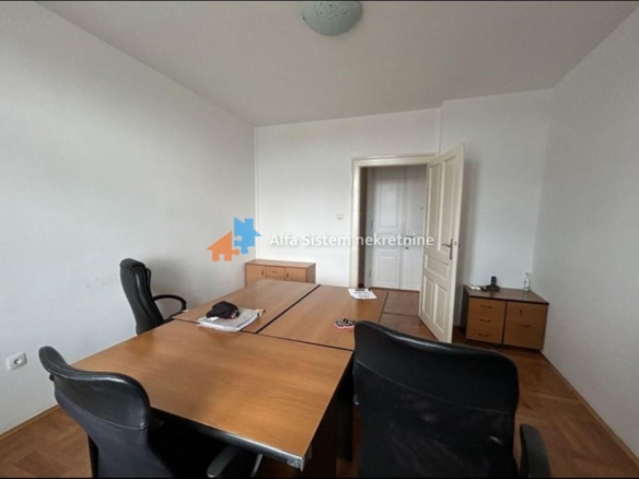 Izdavanje: Trosoban stan 90 m², Stari grad – Beograd