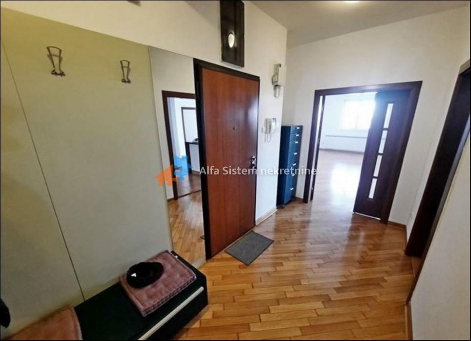 Izdavanje: Petosoban stan 172 m², Vračar – Beograd