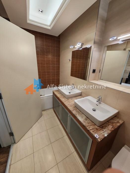Izdavanje: Četvorosoban stan 148 m², Savski venac – Beograd