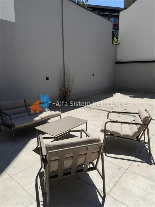 Izdavanje: Trosoban stan 125 m², Vračar – Beograd