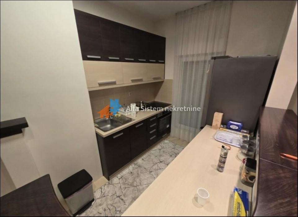 Izdavanje: Trosoban stan 86 m², Savski venac – Beograd