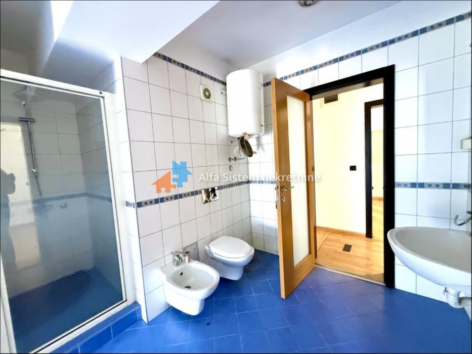 Prodaja: Šestosoban stan 208 m², Vračar – Beograd