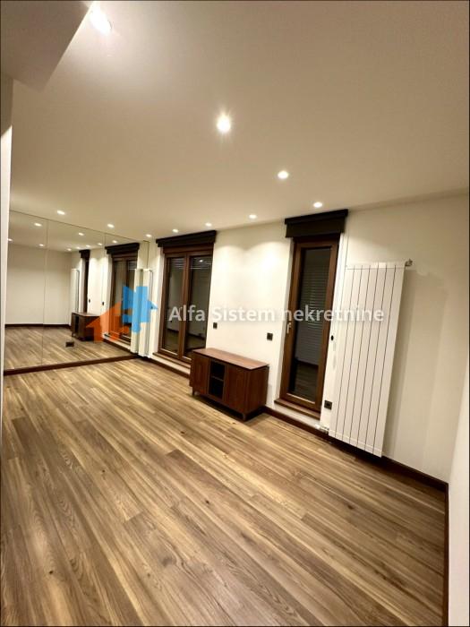 Izdavanje: Petosoban stan 350 m², Vračar – Beograd