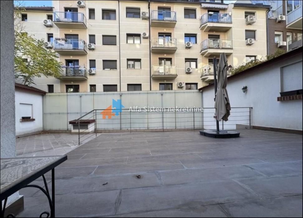 Izdavanje: Trosoban stan 110 m², Vračar – Beograd