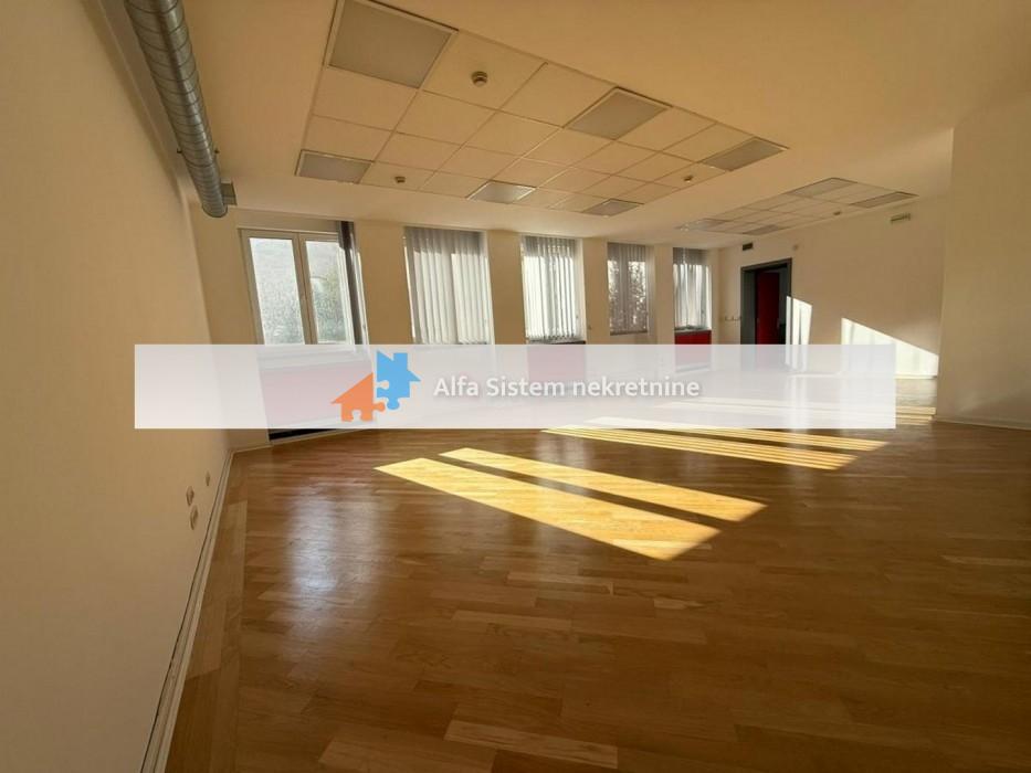 Izdavanje: Poslovni prostor 420 m², Stari grad – Beograd