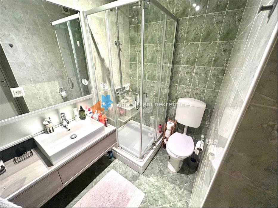 Izdavanje: Trosoban stan 80 m², Vračar – Beograd