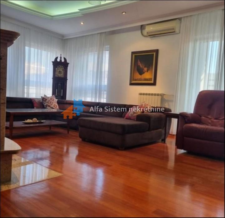 Izdavanje: Dvoiposoban stan 120 m², Stari grad – Beograd