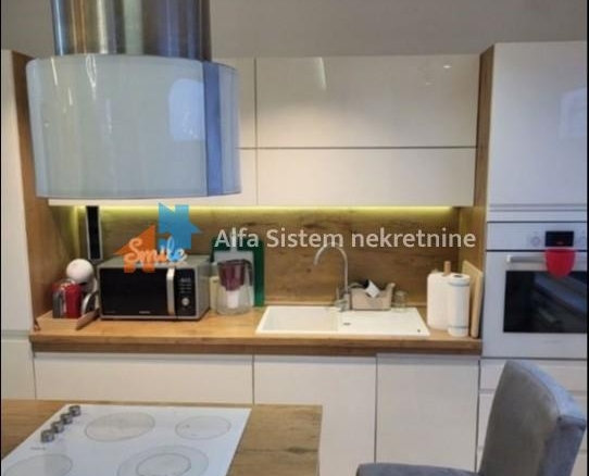 Izdavanje: Četvorosoban stan 100 m², Novi Beograd – Beograd