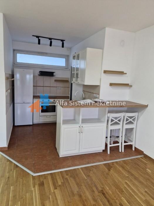 Izdavanje: Trosoban stan 77 m², Novi Beograd – Beograd