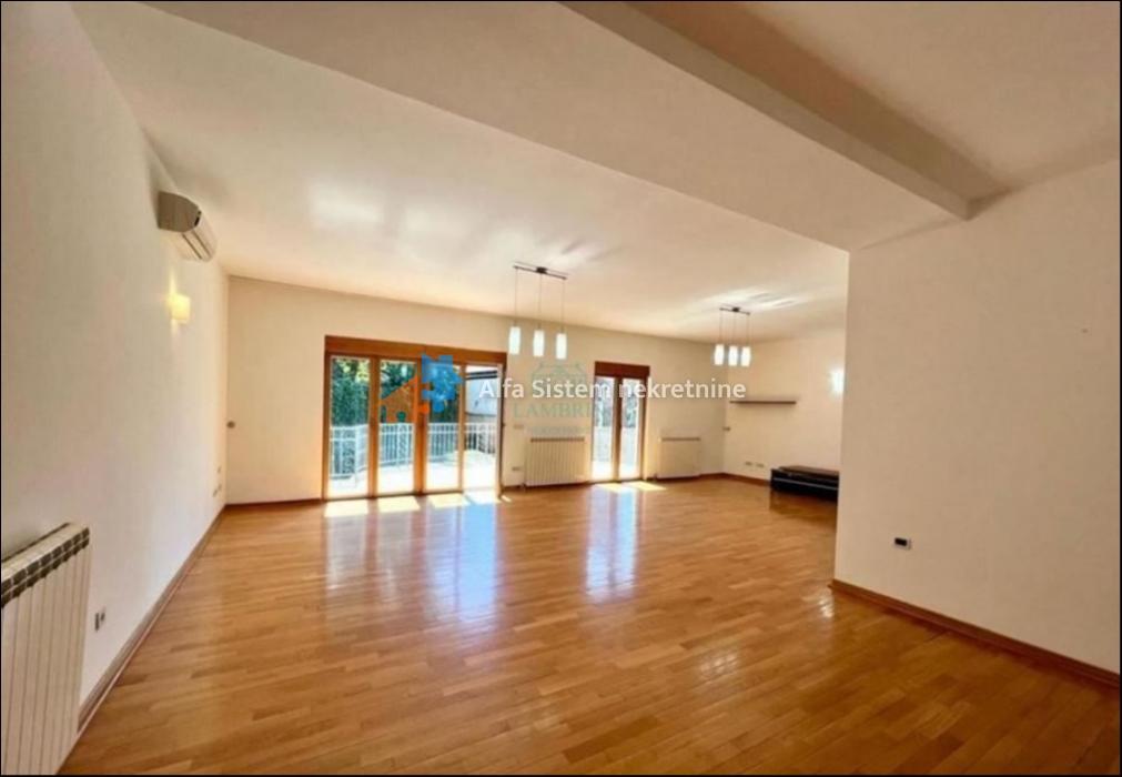 Izdavanje: Kuća 600 m², Savski venac – Beograd