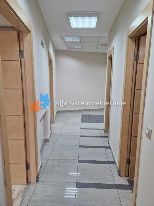 Izdavanje: Poslovni prostor 216 m², Savski venac – Beograd