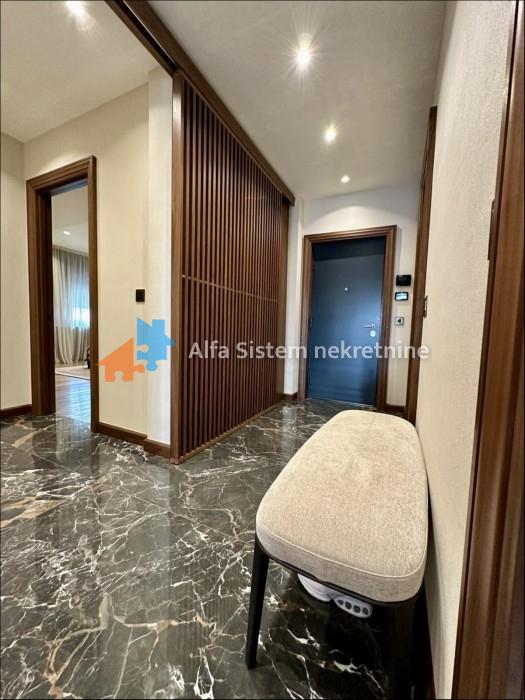 Izdavanje: Petosoban stan 350 m², Vračar – Beograd