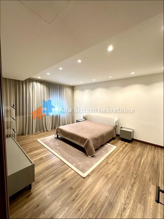 Izdavanje: Petosoban stan 350 m², Vračar – Beograd