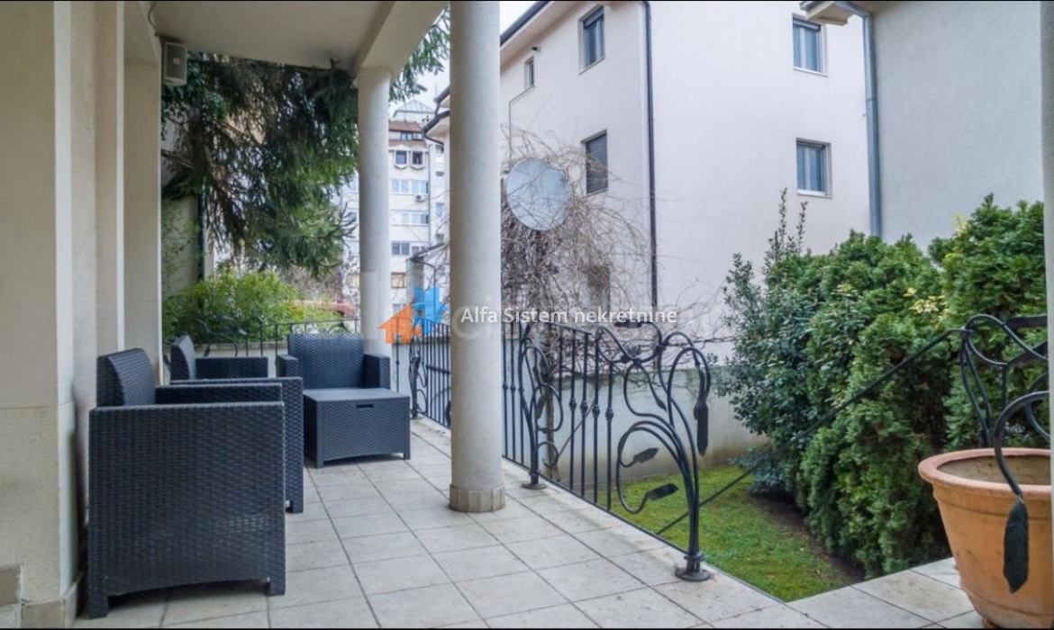 Izdavanje: Kuća 400 m², Banovo brdo – Beograd