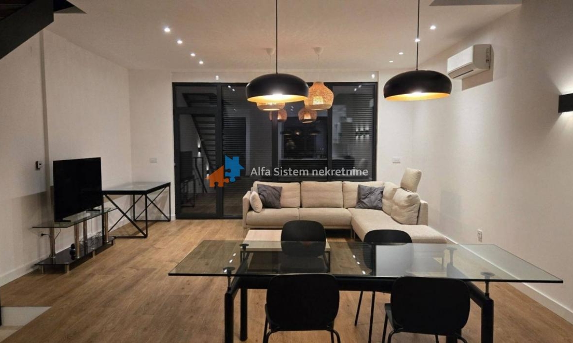 Izdavanje: Kuća 250 m², Savski venac – Beograd