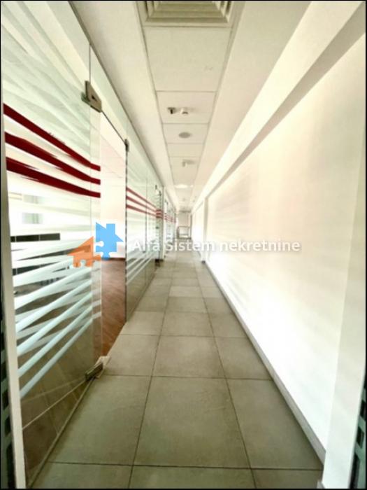Izdavanje: Poslovni prostor 325 m², Zemun – Beograd