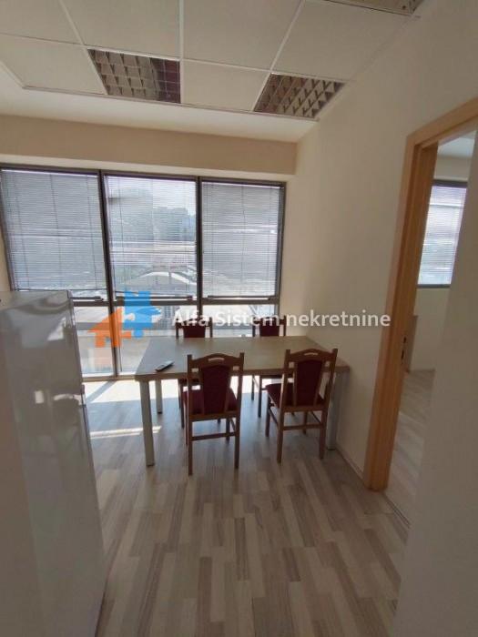 Izdavanje: Poslovni prostor 210 m², Savski venac – Beograd