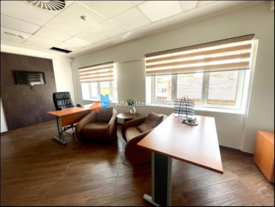 Izdavanje: Poslovni prostor 325 m², Zemun – Beograd