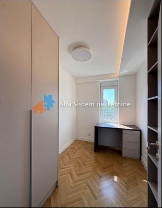 Izdavanje: Četvorosoban stan 90 m², Bežanijska kosa – Beograd