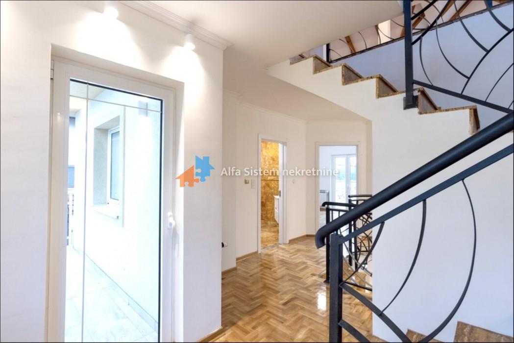 Izdavanje: Kuća 417 m², Voždovac – Beograd