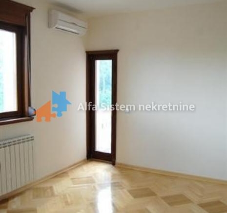 Izdavanje: Šestosoban stan 300 m², Savski venac – Beograd