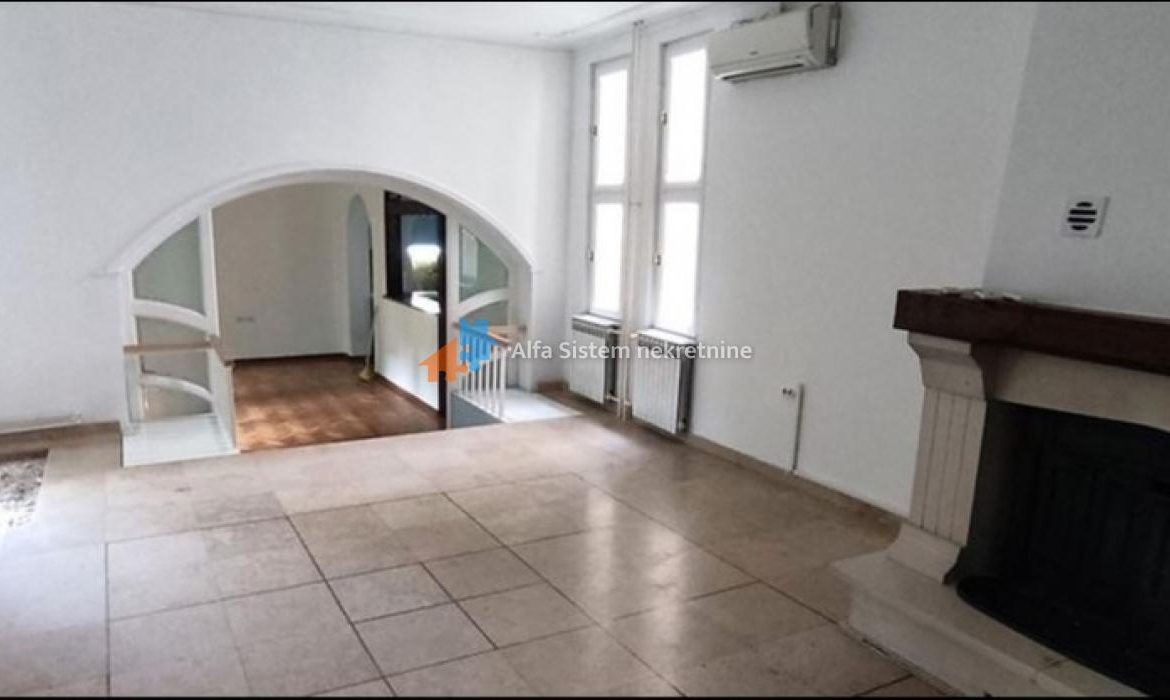 Izdavanje: Petosoban stan 250 m², Vračar – Beograd