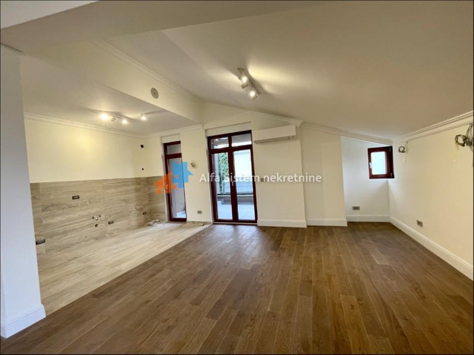 Izdavanje: Četvorosoban stan 174 m², Savski venac – Beograd