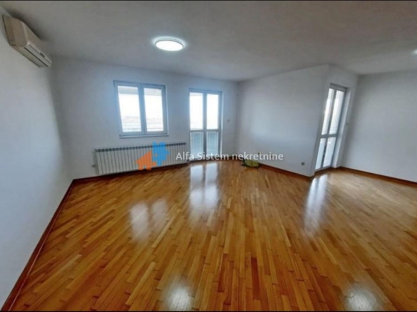 Izdavanje: Petosoban stan 172 m², Vračar – Beograd