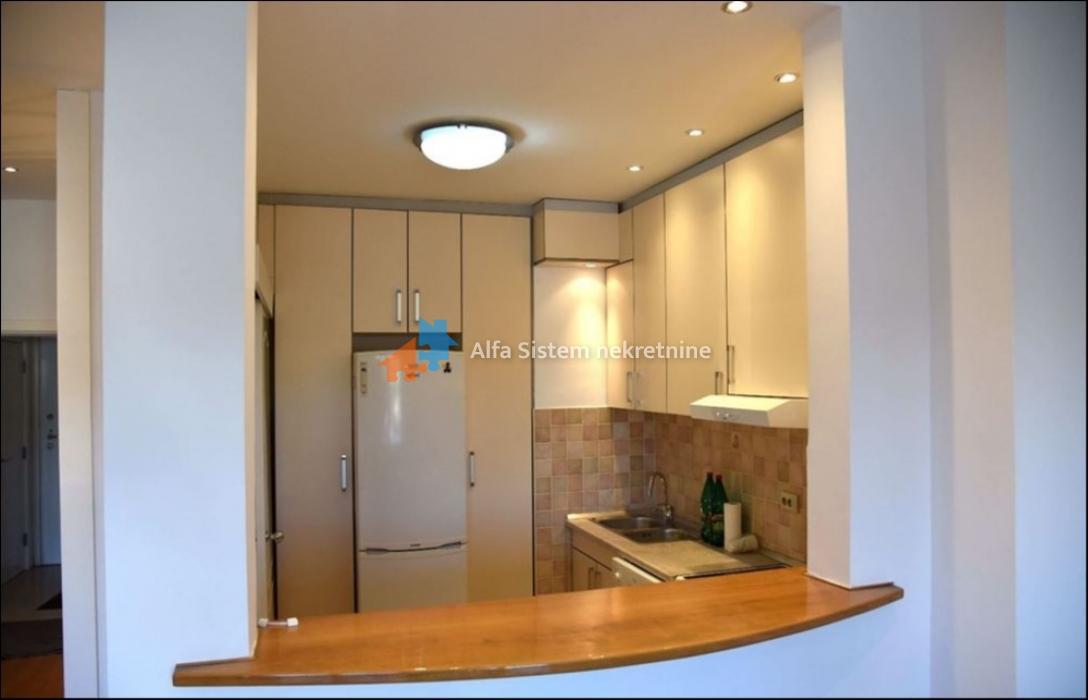 Izdavanje: Kuća 200 m², Dedinje – Beograd