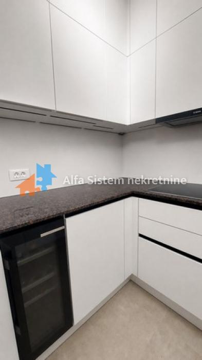 Izdavanje: Trosoban stan 81 m², Novi Beograd – Beograd