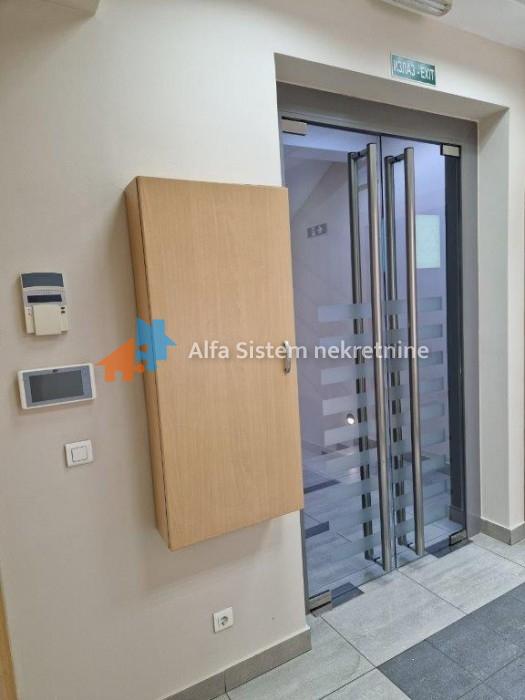 Izdavanje: Poslovni prostor 216 m², Savski venac – Beograd