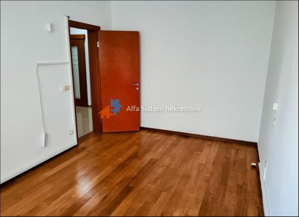 Izdavanje: Poslovni prostor 150 m², Voždovac – Beograd