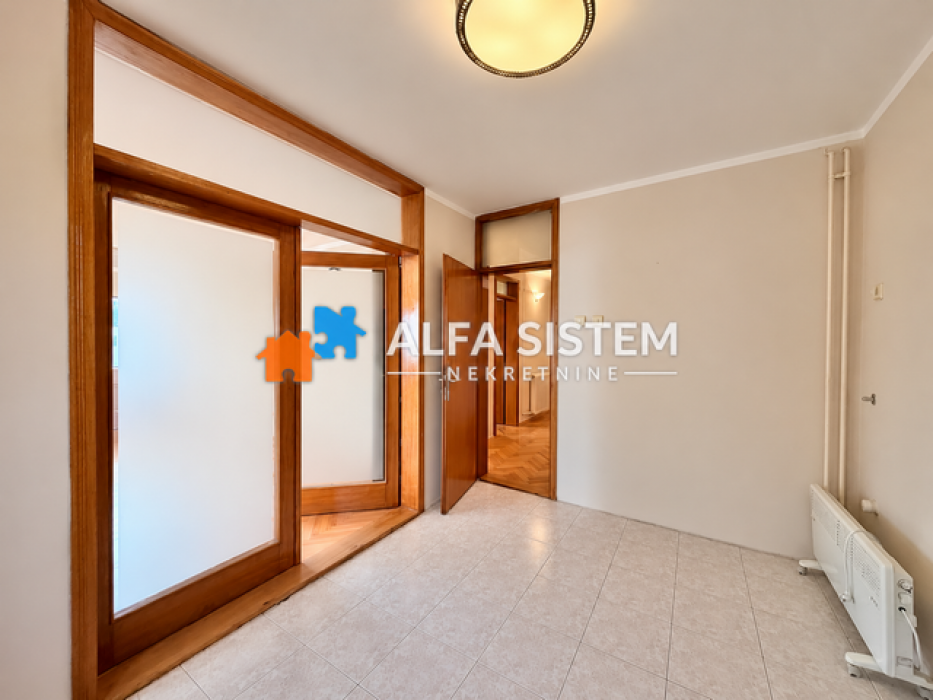Izdavanje: Poslovni prostor 80 m², Stari grad – Beograd
