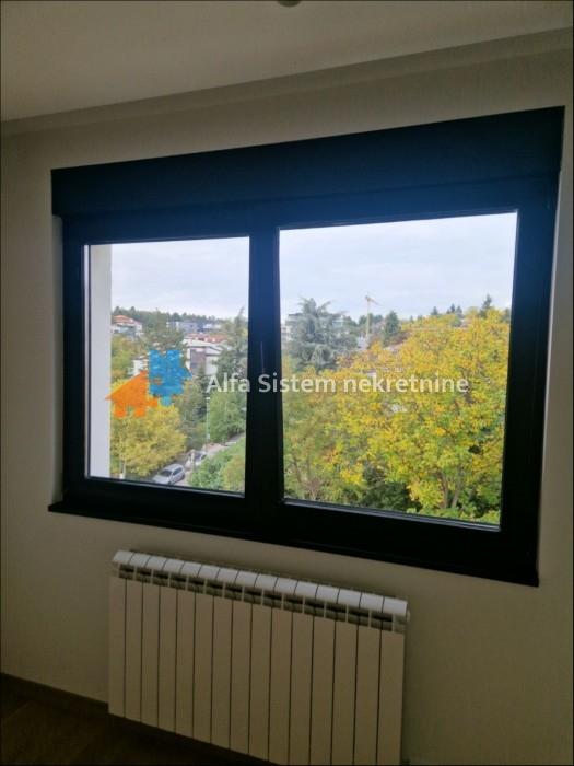 Izdavanje: Trosoban stan 66 m², Savski venac – Beograd