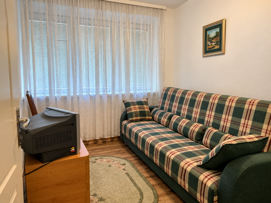Izdavanje: Trosoban stan 80 m², Krnjača – Beograd