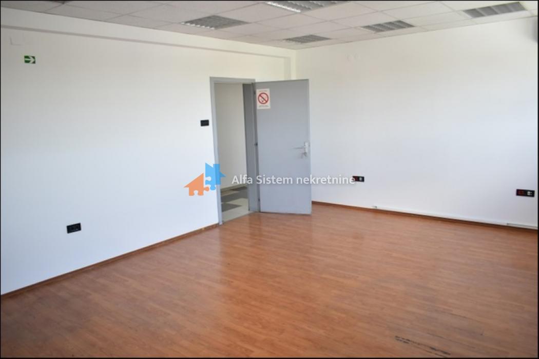 Izdavanje: Poslovni prostor 216 m², Zemun – Beograd