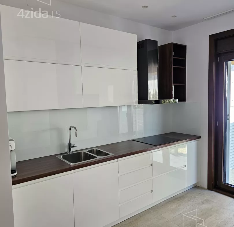 Izdavanje: Kuća 240 m², Dedinje – Beograd