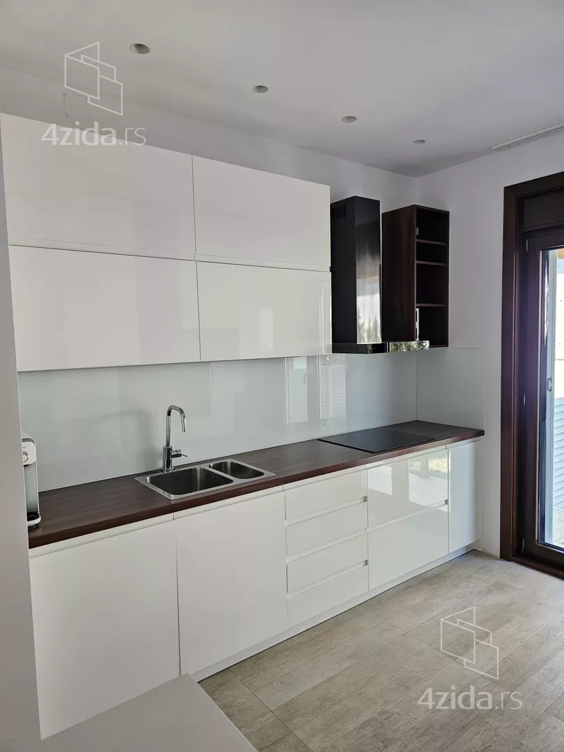 Izdavanje: Kuća 240 m², Dedinje – Beograd Izdavanje: Kuća 240 m², Dedinje – Beograd