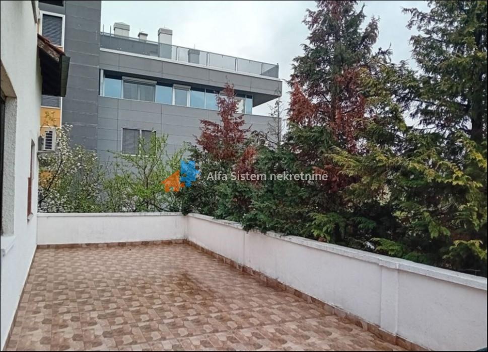 Izdavanje: Kuća 330 m², Dedinje – Beograd