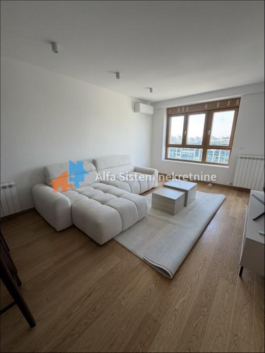 Izdavanje: Troiposoban stan 105 m², Novi Beograd – Beograd