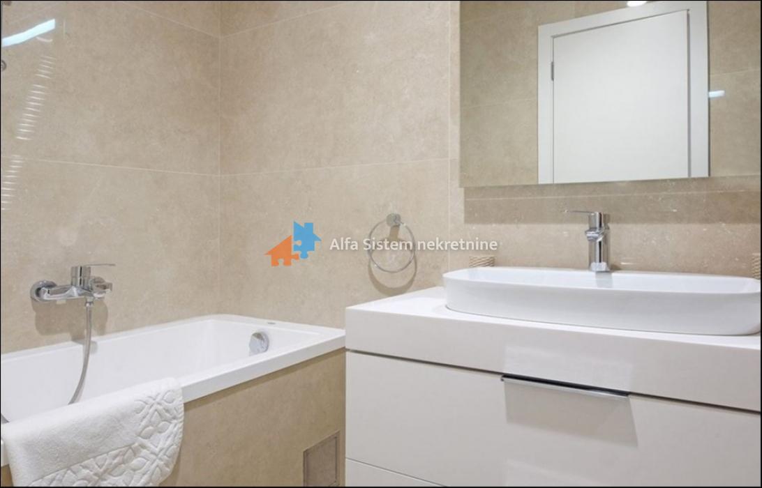 Izdavanje: Trosoban stan 89 m², Savski venac – Beograd