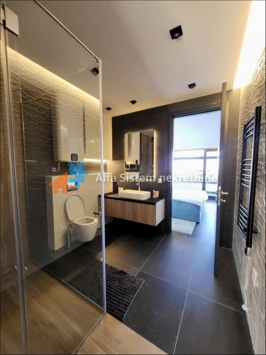 Izdavanje: Petosoban stan 197 m², Vračar – Beograd