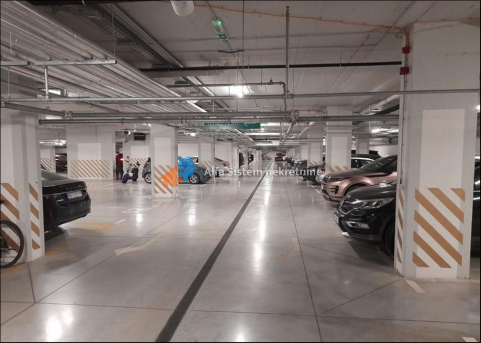 Izdavanje: Dvosoban stan 60 m², Savski venac – Beograd