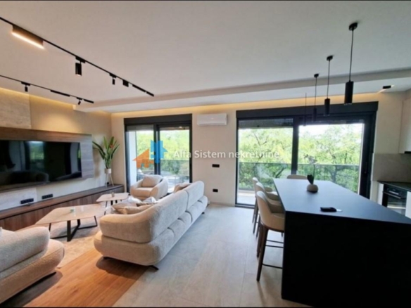 Izdavanje: Trosoban stan 82 m², Zvezdara – Beograd