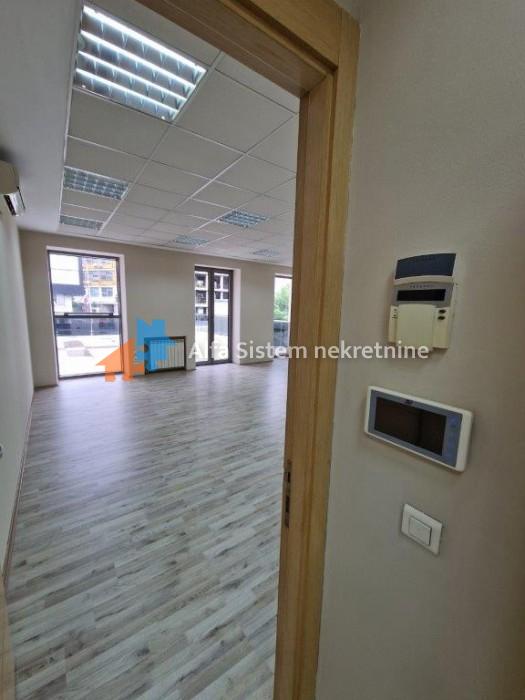 Izdavanje: Poslovni prostor 216 m², Savski venac – Beograd