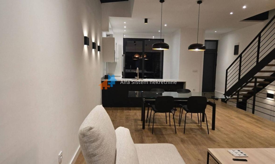 Izdavanje: Kuća 250 m², Savski venac – Beograd